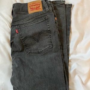 Levi Wedgie Jeans Size 29